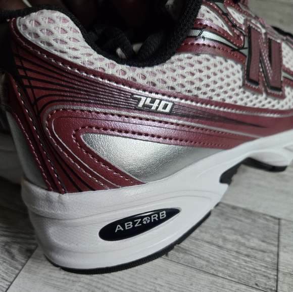 New Balance 740 Women's Burgundy Pink Taffy Sneakers - Picture 6 of 8